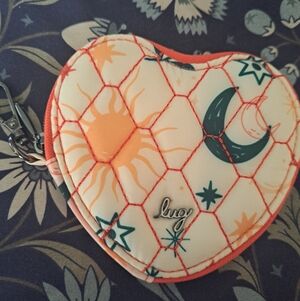 Lug Heart-Shaped Pouch